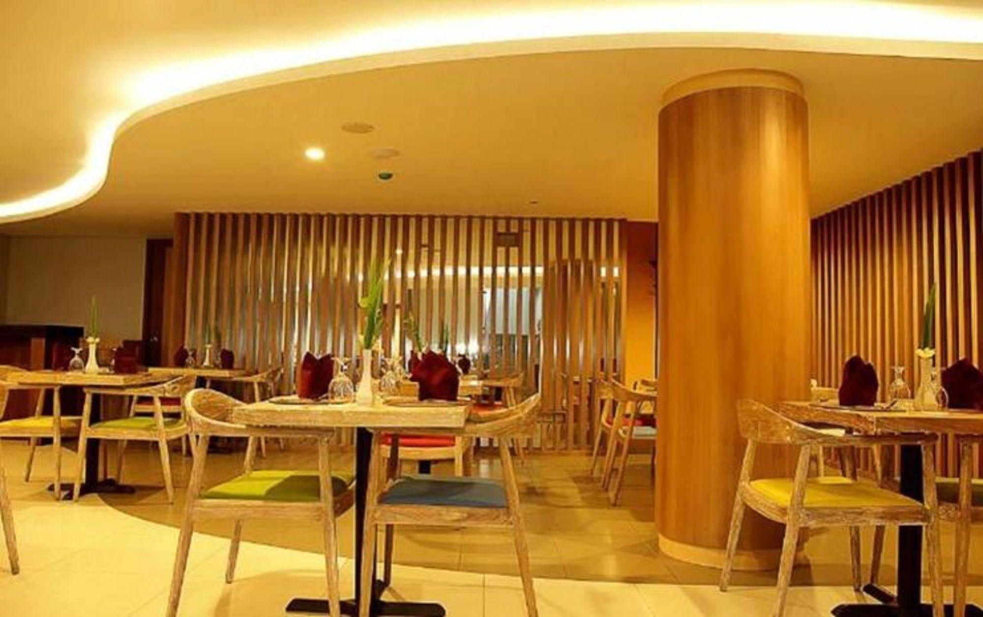 Santosa City Hotel Denpasar  Luaran gambar