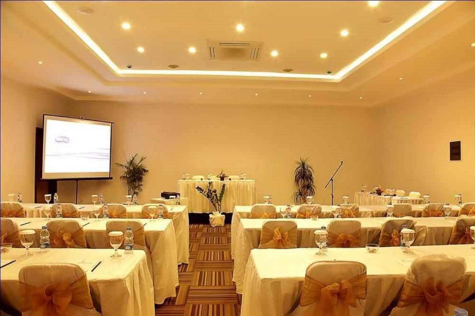 Santosa City Hotel Denpasar  Luaran gambar